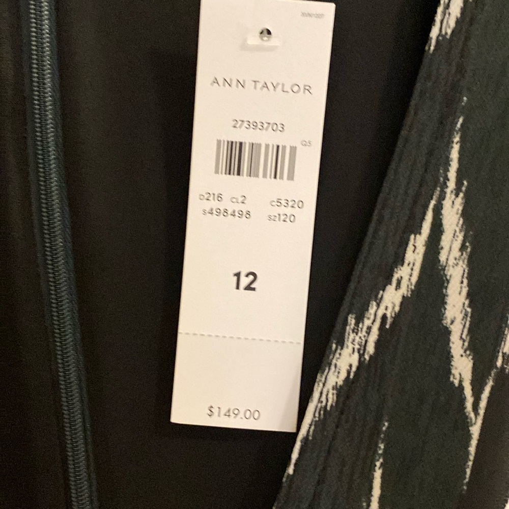 Ann Taylor V-neck Zig Zag Wrap Dress size 12